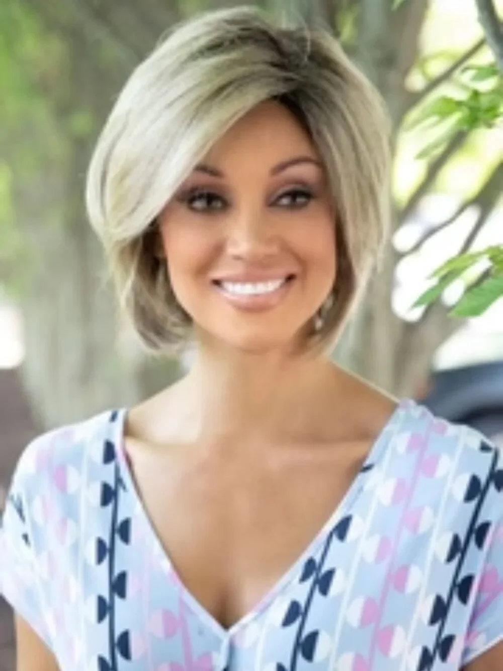 Juliet by Envy  Average Wig  NEW in box